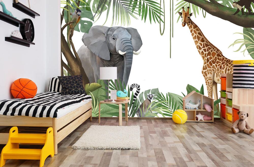 sypialnia chłopca z tapetą egzotyczną ze słoniem żyrafą i mapkami