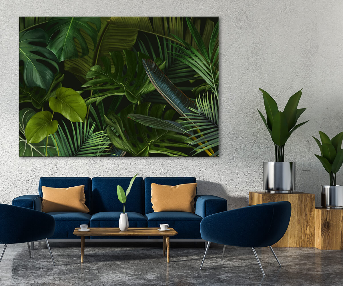 Nowocześnie urządzony salon obraz w wielkie liście palmy
