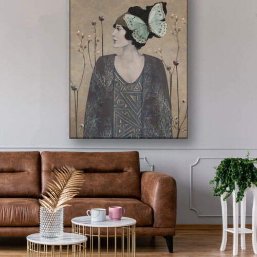 salon urządzony w stylu klasycznym z elementami modernizmu na ścianie portret kobiety