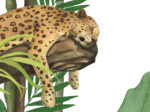 Fototapeta do pokoju dziecięcego przedstawiająca tropikalną dżunglę z jaguarem, papugą, tukanem i liśćmi monstera.