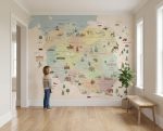 Edukacyjna fototapeta mapa Polski do szkoły i pokoju dziecka z ilustracjami miast, zwierząt i regionów