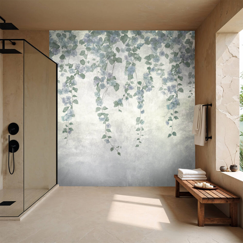 Fototapeta z niebieskimi kwiatami w minimalistycznej łazience spa z prysznicem.