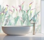 Kwiatowa fototapeta do łazienki z delikatnym roślinnym motywem w pastelach, odporna na wilgoć.